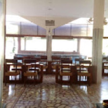 Hotel Saroj Sagar  Exterior photo