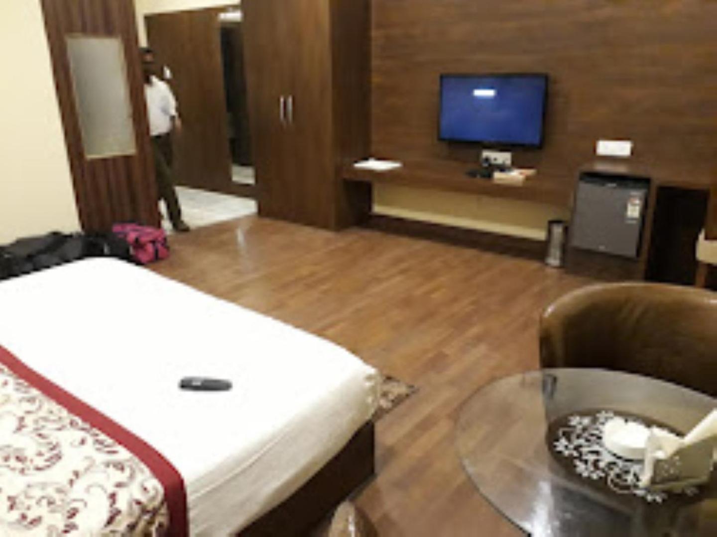 Hotel Saroj Sagar  Exterior photo