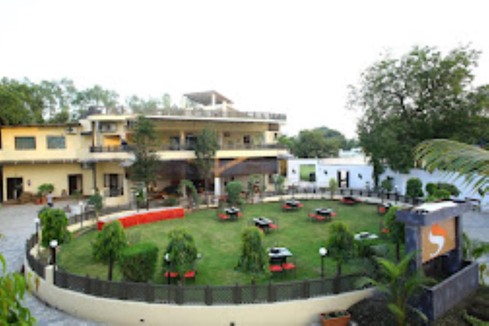 Hotel Saroj Sagar  Exterior photo
